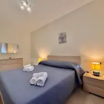 Charming Downtown Apartamento