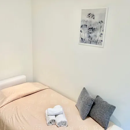 Апартаменты Charming Downtown *