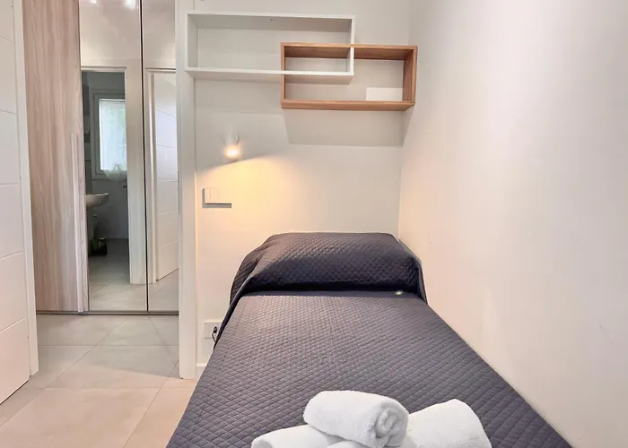 Charming Downtown Apartman *